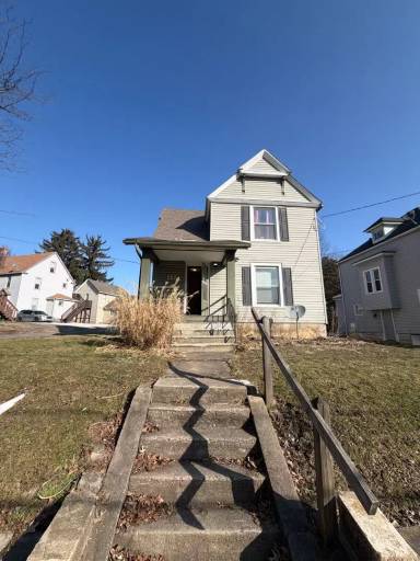 Main picture of 493 Gage St
