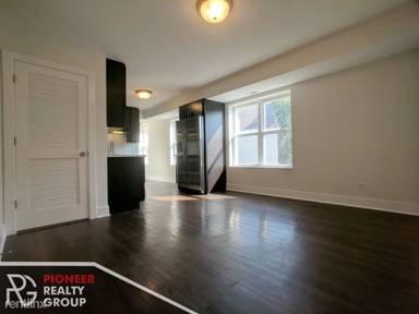 Main picture of 2902 N Lawndale Ave