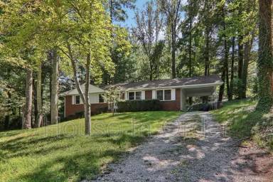 Main picture of 325 Comet Dr
