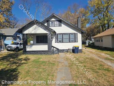 Main picture of 2420 E 68th St