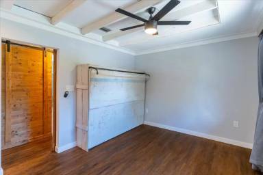 Main picture of 23 Driftwood Ave SW