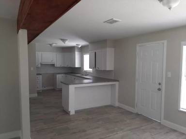 Main picture of 425 Cornell Rd
