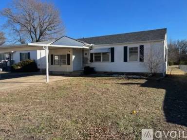 Main picture of 352 N Oak St