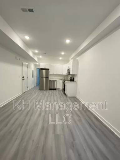Main picture of 624 N 38th St