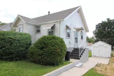 Main picture of 2232 10th Ave