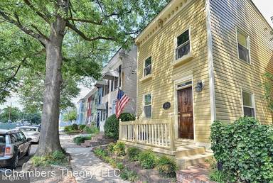 Main picture of 223 N West St
