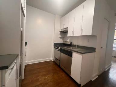 Main picture of 212-18 E 89th St