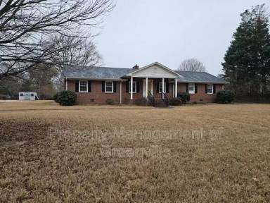 Main picture of 104 S Orchard Dr