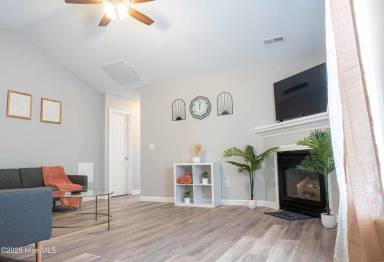 Main picture of 2503 East St