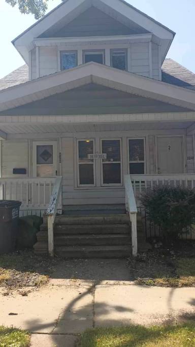 Main picture of 3241 Warsaw St