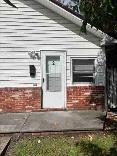 Main picture of 810 Lamont St