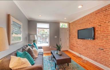 Main picture of 608 S Bouldin St