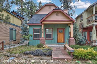 Main picture of 324 W Washington Ave