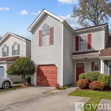 Main picture of 688 Aylesbury Dr