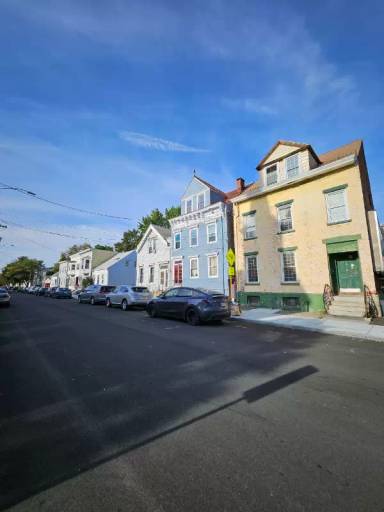 Main picture of 5 West St