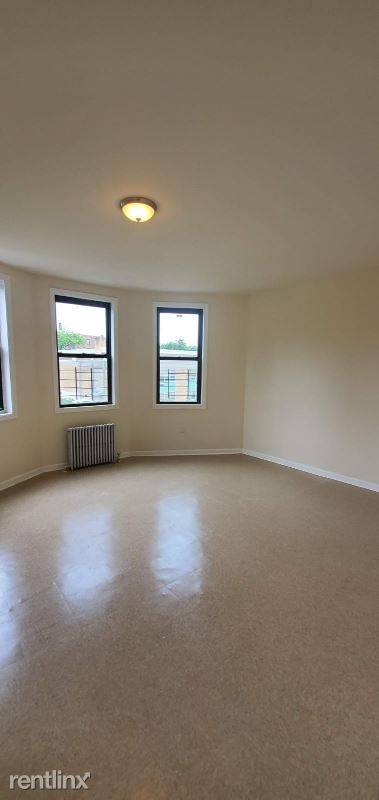Main picture of 149 N Broadway
