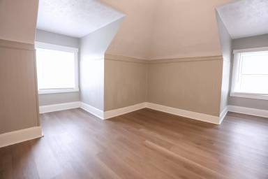 Main picture of 102 N 38th Ave