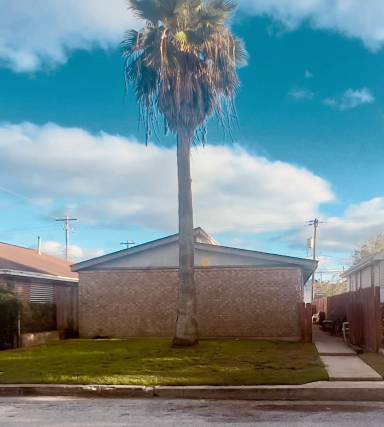 Main picture of 5103 Avenue Q 1/2