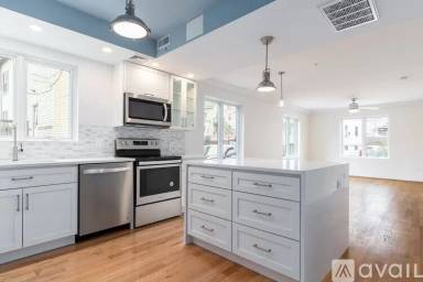 Main picture of 42 Dennis St