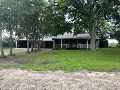 Main picture of 499 Airport Rd