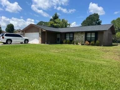 Main picture of 2928 Pine Tree Dr