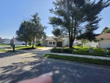 Main picture of 34 Karen Ct