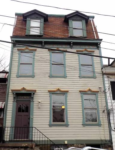 Main picture of 1206 Middle St