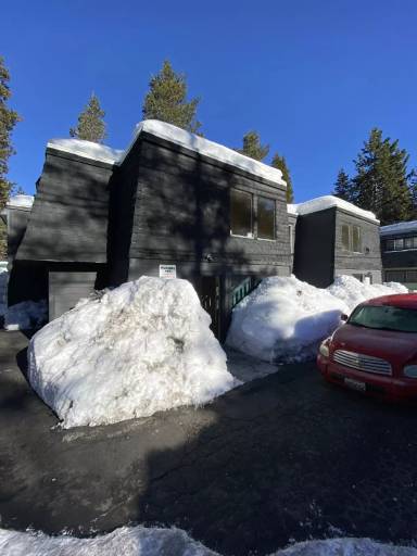 Main picture of 3671 Spruce Ave