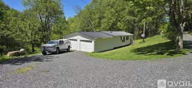 Main picture of 584 Mountain Spur Dr