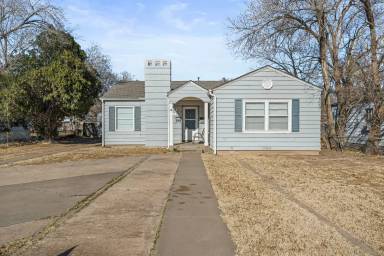 Main picture of 2216 30th St