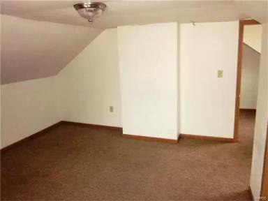 Main picture of 1132 S Church St