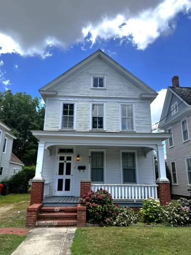 Main picture of 811 W Main St