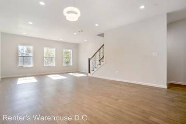 Main picture of 5308 E St SE