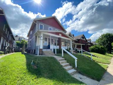 Main picture of 1932 Summit St