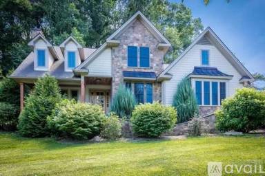 Main picture of 103 Blackpoint Dr