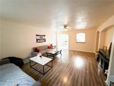 Main picture of 515 Camp Ct