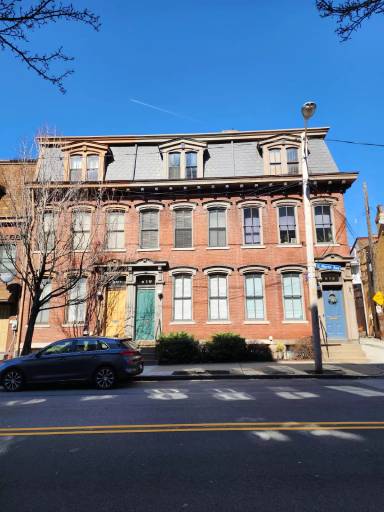 Main picture of 504 E North Ave