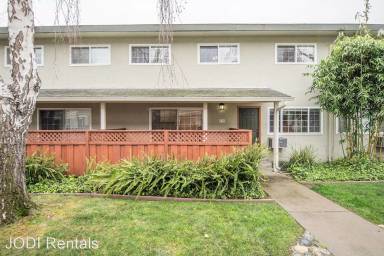 Main picture of 730 Fargo Ave