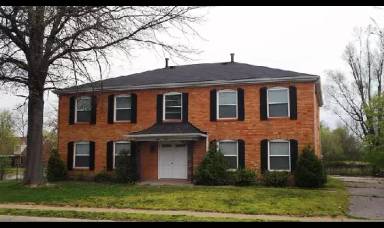 Main picture of 812 Colonial Park Dr