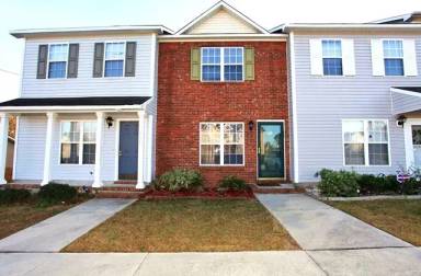 Main picture of 202 Meadowbrook Ln