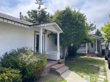 Main picture of 4219 Madison Ave
