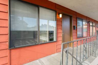 Main picture of 4121 SE 28th Ave