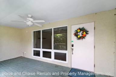 Main picture of 925 Tamiami Trl S