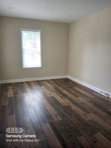 Main picture of 39 Chestnut St