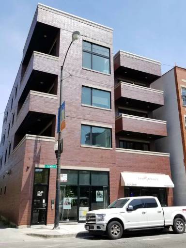 Main picture of 2143 N Damen Ave