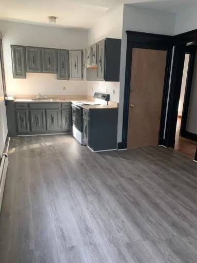 Main picture of 64 Lilac St