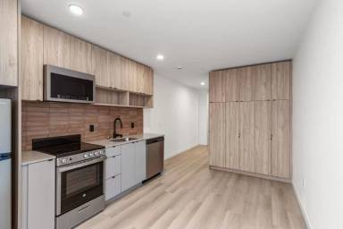 Main picture of 4015 Stone Way N