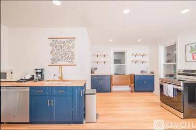 Main picture of 614 W Lawrence St