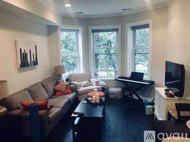 Main picture of 2555 W Logan Blvd