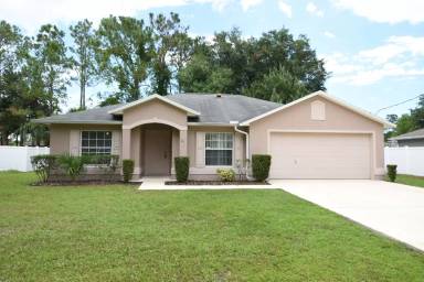 Main picture of 15 Pinetree Dr